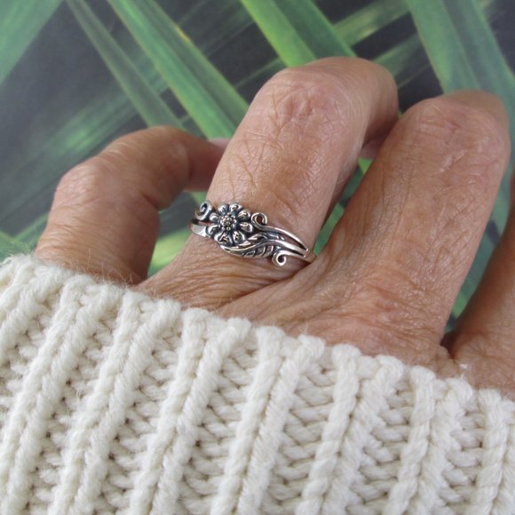 Sterling Silver Dainty Sunflower Ring with Leaf,925 Flower Ring,Leaf Ring,925 - Picture 2 of 5